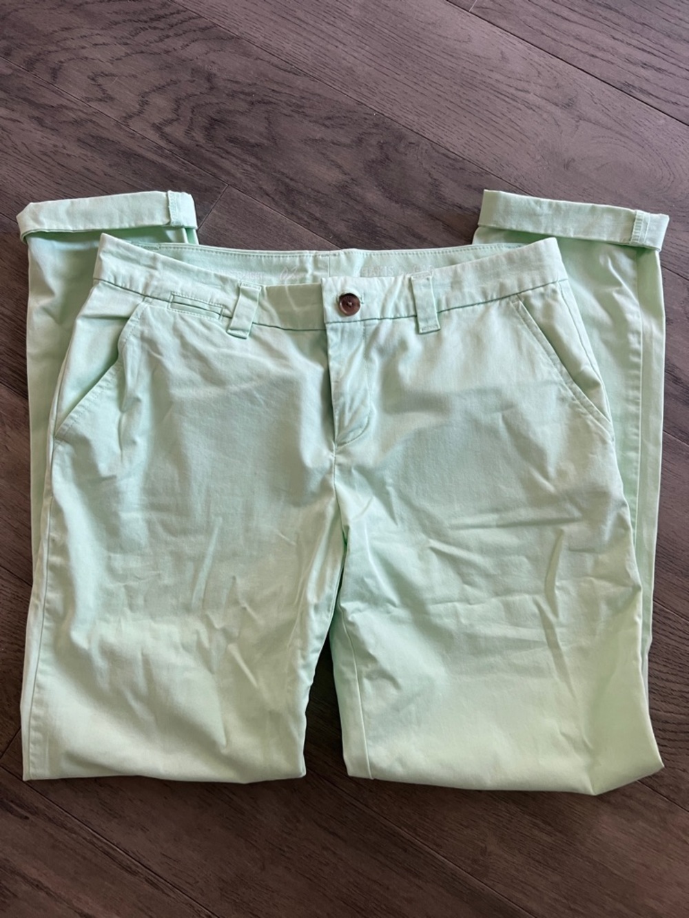 GAP Women’s Light Mint Broken in Khakis.